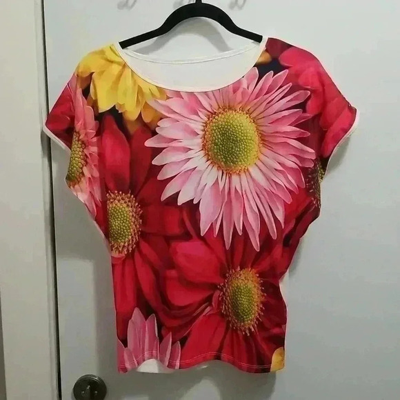 Pretty floral print top - Picture 1 of 2